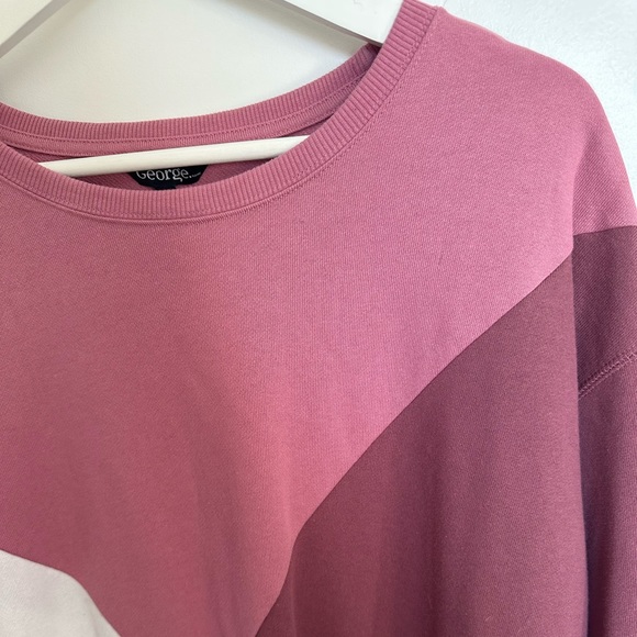 SALE 3/$15 Pink and white color block crewneck sweatshirt in size XL - Picture 3 of 4